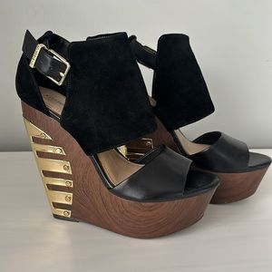 Gianni Bini Carta Black and Gold Leather Suede Wood Platform Wedges New